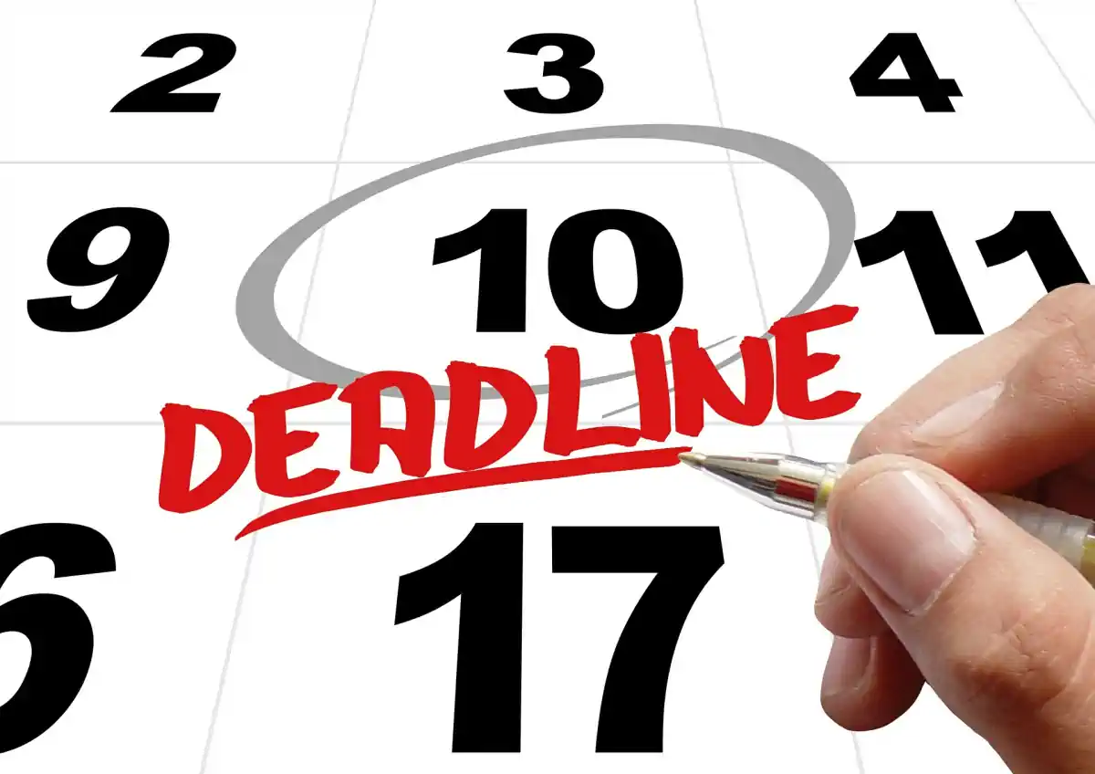 Title loan payment reminder circled on a calendar